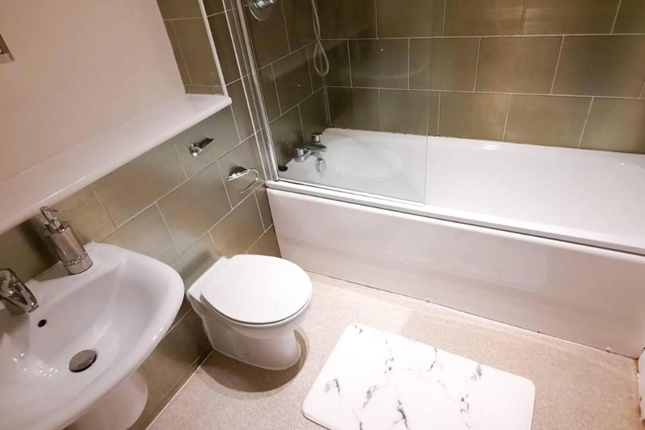 مانشستر 2-Bed Apartment Near City Centre المظهر الخارجي الصورة