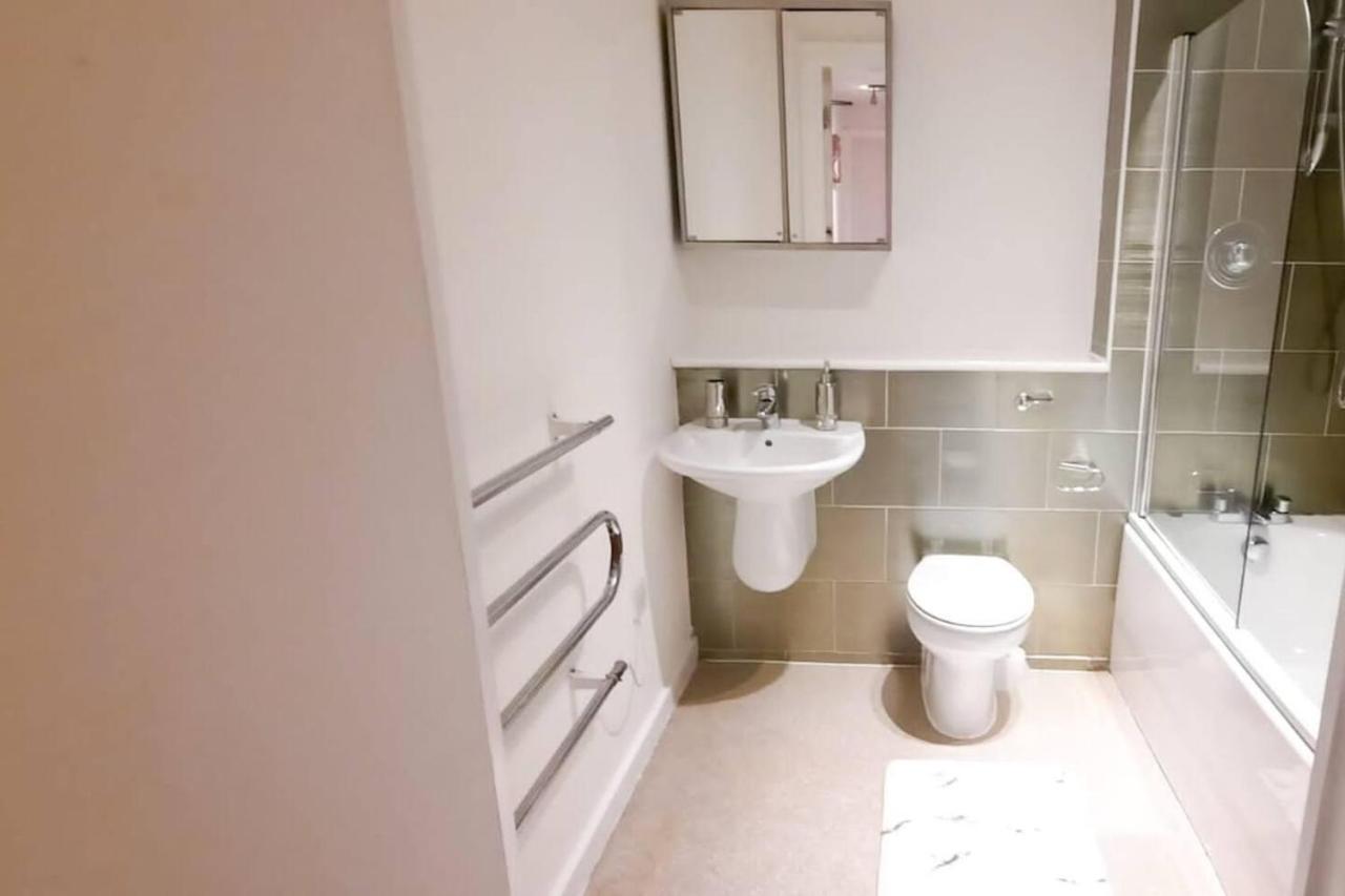 مانشستر 2-Bed Apartment Near City Centre المظهر الخارجي الصورة